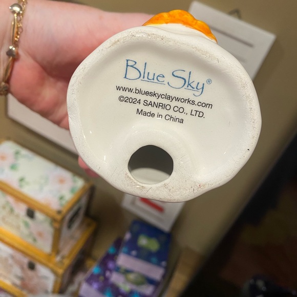 FIRST OFFER GETS IT Hello Kitty Halloween Blue Sky Collectable - Picture 3 of 3